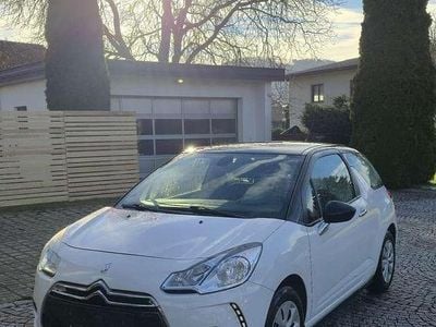 Weiß Gebraucht 2011 Citroën DS3 Chic Limousine | € 4.500
