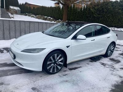 Gebraucht Tesla Model 3 Standard Range 208 kW (283 PS) 2025 Weiß Limousine