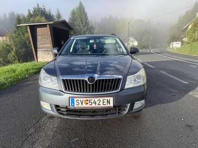 Grau Gebraucht 2011 Skoda Octavia Elegance Kombi | € 3.950
