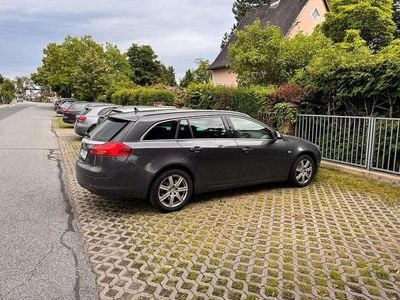 Grau Gebraucht 2010 Opel Insignia Cosmo Kombi | € 3.000 (Etwas zu teuer)