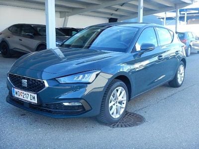 Neu Seat Leon Style 115 PS (84 kW) 2026 Dunkelblau  normal
