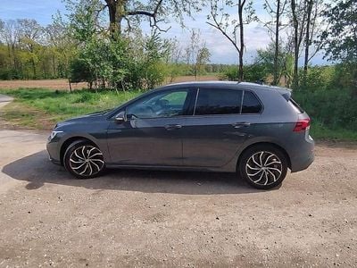 Gebraucht VW Golf VIII Style 131 PS (96 kW) 2020 Grau Limousine
