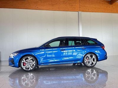 Mittelblau metallic Neu 2025 Skoda Octavia RS Kombi | € 52.990