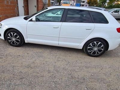 Weiß Gebraucht 2009 Audi A3 Sportback Ambition Kleinwagen | € 5.900 (Teuer)