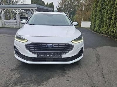 Gebraucht Ford Focus Titanium 120 PS (88 kW) 2022 Weiß Kombi
