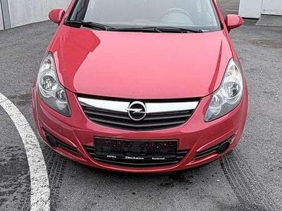 Rot Gebraucht 2011 Opel Corsa Limousine | € 3.700 (Etwas zu teuer)