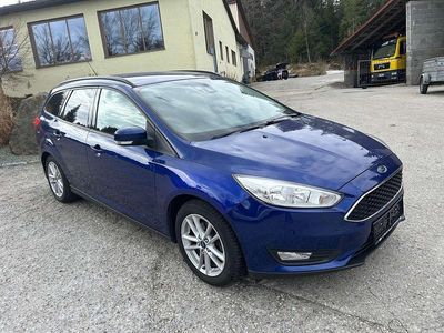 Blau Gebraucht 2015 Ford Focus Trend Kombi | € 9.400 (Etwas zu teuer)