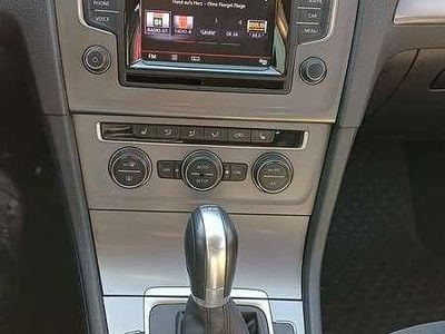 Gebraucht VW Golf VII Comfortline 105 PS (77 kW) 2014 Rot Kombi