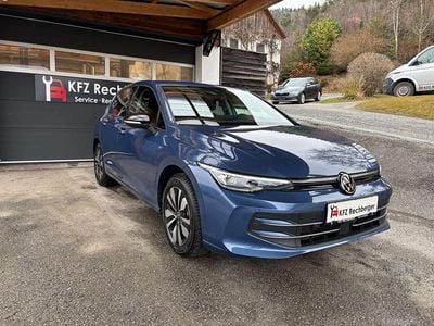 Gebraucht VW Golf VIII 116 PS (85 kW) 2025 Blau Kleinwagen