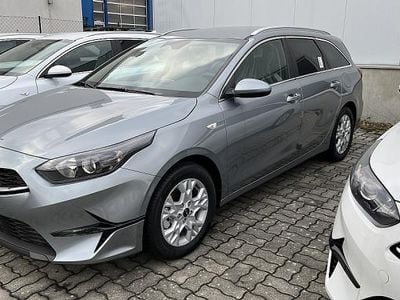Neu Kia Ceed Sportswagon Silver 99 PS (72 kW) 2025 Kombi