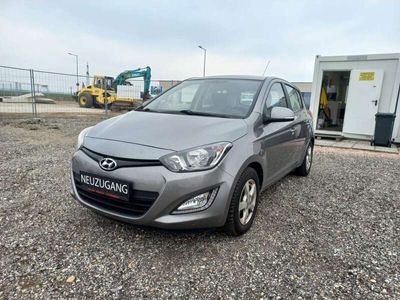 gebraucht Hyundai i20 2.BESITZ !! WENIG KM !! SERVICEHEFT !! EINTAUSCH !