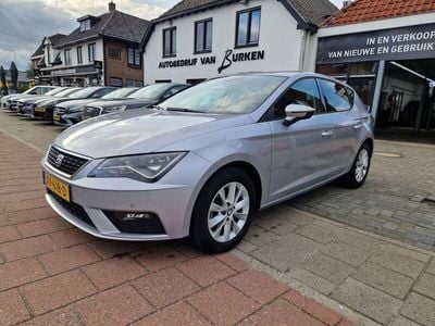 Grau Gebraucht 2019 Seat Leon Style Kleinwagen | € 12.950