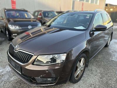 gebraucht Skoda Octavia Combi 1,6 Elegance TDI 4x4 Green tec