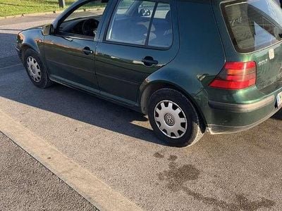 Grün Gebraucht 1998 VW Golf IV Kleinwagen | € 3.000 (Etwas zu teuer)