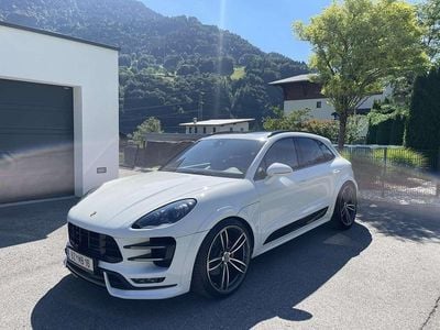 Gebraucht 2015 Porsche Macan Turbo SUV | € 56.800