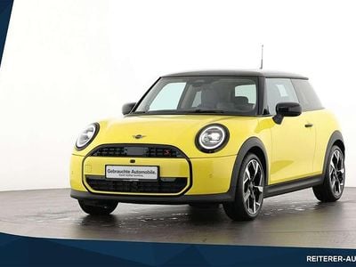 Gelb (sunny side yellow) Gebraucht 2025 Mini Cooper S Classic Kleinwagen | € 34.990