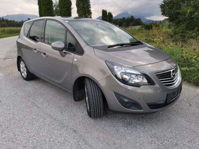 gebraucht Opel Meriva 1,4 Neuwagenzustand, Leder- und Komfortsitze.