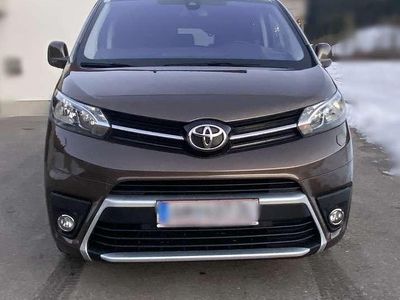 Gebraucht Toyota Proace Verso 150 PS (110 kW) 2019 Braun Kombi
