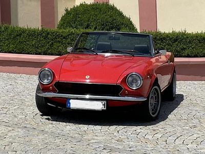 Rot Gebraucht 1983 Fiat 124 Cabrio | € 22.900