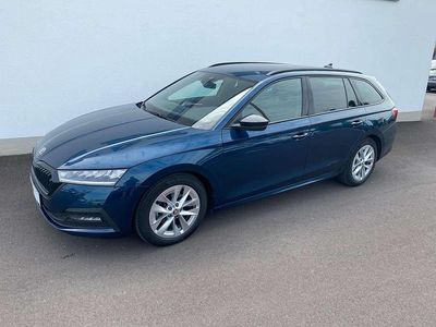 Dunkelblau metallic Gebraucht 2023 Skoda Octavia Style Kombi | € 28.900 (Teuer)