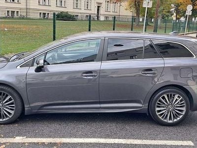 Gebraucht 2018 Toyota Avensis Active Kombi | € 17.000