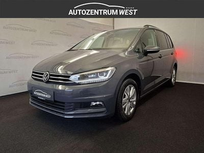 Grau Gebraucht 2022 VW Touran Van / Kleinbus | € 32.987 (Teuer)