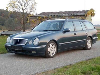 Mercedes E320