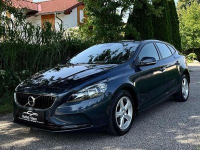 Blau Gebraucht 2017 Volvo V40 Momentum Kombi | € 11.990 (Fairer Preis)