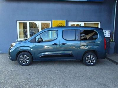 Rot Neu 2025 Opel Combo Van / Kleinbus | € 38.980 (Teuer)