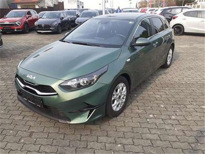 gebraucht Kia Ceed Ceed / cee'd10 T-GDI GPF UVO Silber