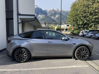 Grau Gebraucht 2024 Tesla Model Y Performance SUV | € 51.800