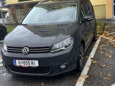 Grau Gebraucht 2014 VW Touran Comfortline Van / Kleinbus | € 8.500