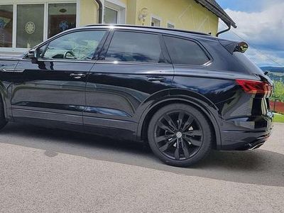 Blau Gebraucht 2018 VW Touareg R-line SUV | € 54.000 (Teuer)