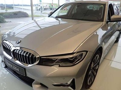 Silber Gebraucht 2019 BMW 320 Luxury Line Limousine | € 31.900 (Etwas zu teuer)