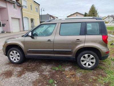 Braun Gebraucht 2015 Skoda Yeti Outdoor Ambition SUV | € 11.000