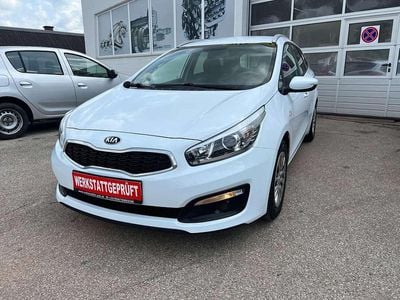Weiß Gebraucht 2016 Kia Ceed Sportswagon Kombi | € 8.400 (Etwas zu teuer)