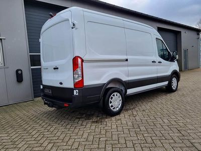 gebraucht Ford Transit 350 L2H2 2.0 TDCi 130PS Automatik Trend 3,5t 3-Sitzer Sitzheizung Ganzj.Reifen elektr. Fahrersitz Lendenw.stütze Fahrer 6x Airbag AHK Klima Navi Bluetooth DAB Frontscheibe beheizb. PDC v+h Rückf.Kamera Tempomat