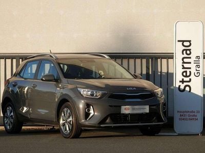 Gebraucht Kia Stonic Silver 101 PS (74 kW) 2023 Grau SUV