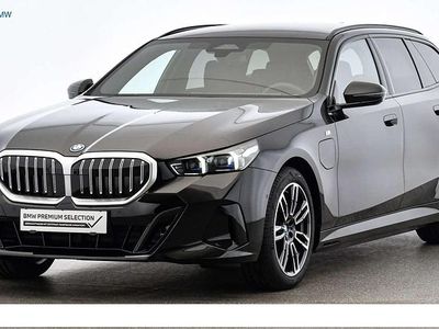 Saphirschwarz Gebraucht 2024 BMW 530e Shadowline Kombi | € 57.420