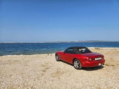 Rot Gebraucht 2004 Mazda MX5 Cabrio | € 10.900