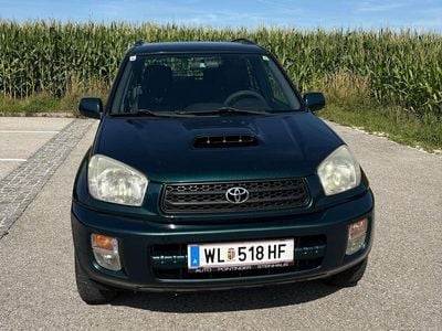 Grün Gebraucht 2002 Toyota RAV4 SUV | € 3.900