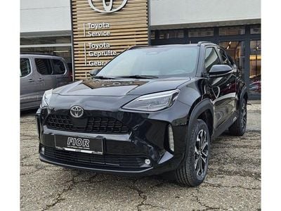 Neu 2025 Toyota Yaris Hybrid Active Limousine | € 29.990 (Teuer)