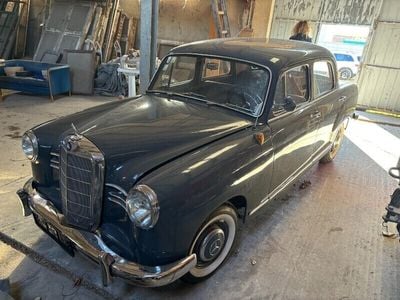 Grau Gebraucht 1955 Mercedes 180 Limousine | € 18.000