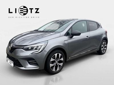 Grau Gebraucht 2022 Renault Clio V Evolution Limousine | € 17.290 (Fairer Preis)
