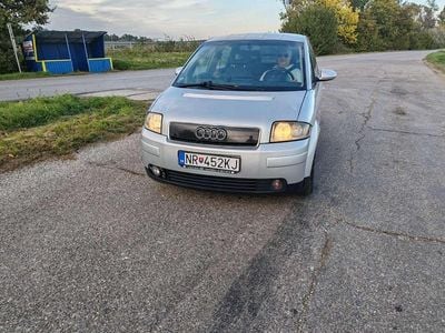 Silber Gebraucht 2000 Audi A2 Kleinwagen | € 2.300