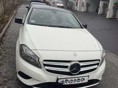 Gebraucht Mercedes A180 122 PS (89 kW) 2015 Limousine