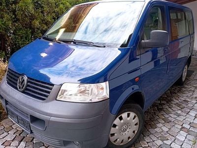 Blau Gebraucht 2004 VW Caravelle Van / Kleinbus | € 4.700