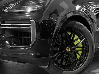 Gebraucht Porsche Cayenne Turbo E-Hybrid 740 PS (544 kW) 2024 Schwarz SUV