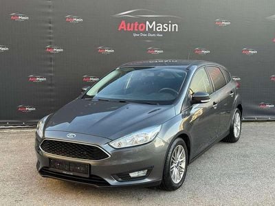 Grau Gebraucht 2016 Ford Focus Trend Limousine | € 8.200 (Guter Preis)