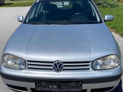 Silber Gebraucht 2004 VW Golf IV Limousine | € 1.500 (Etwas zu teuer)